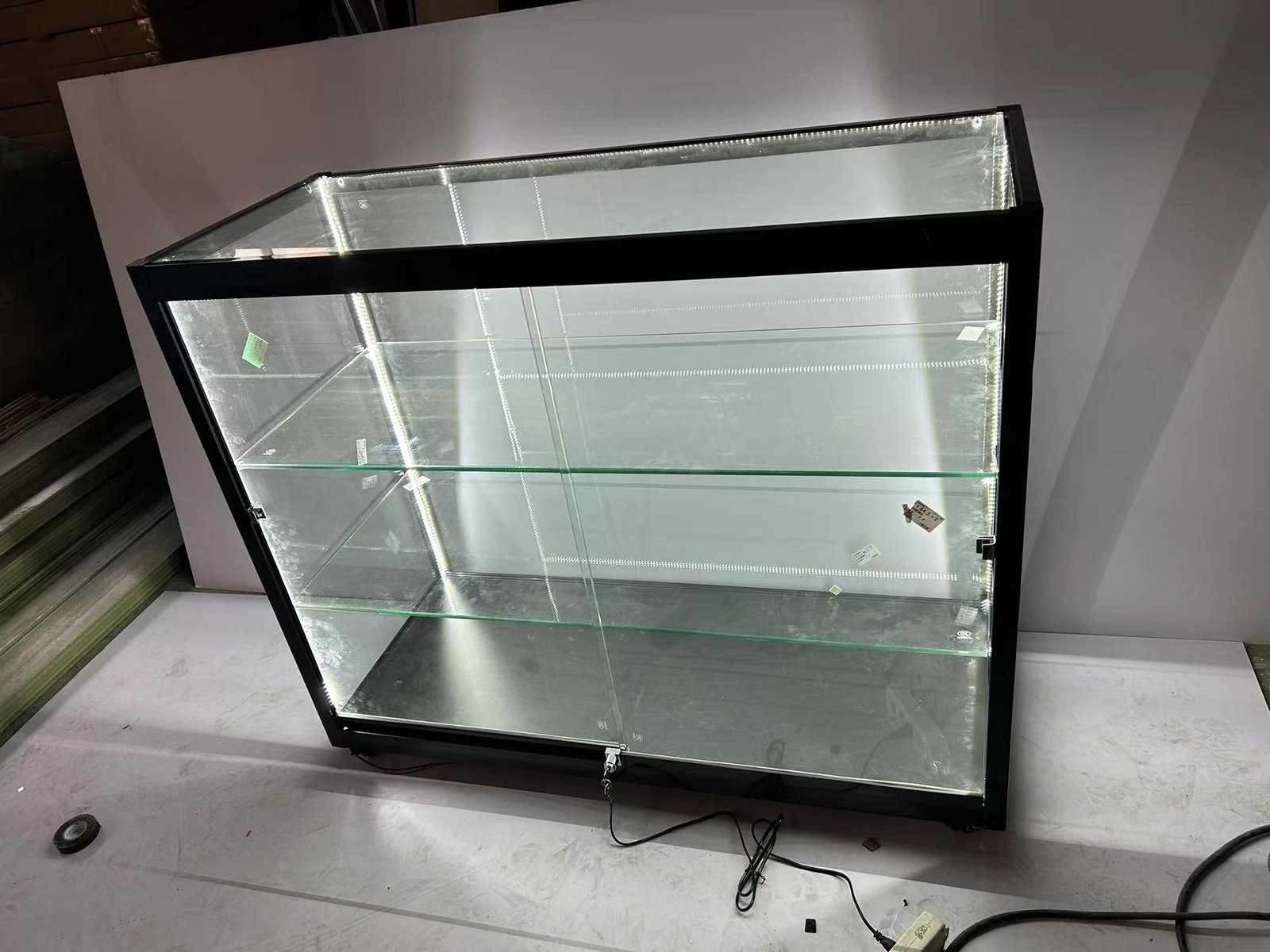 What Is A Display Glass Showcase An Ultimate Guide For You   Glass Showcase2 1 